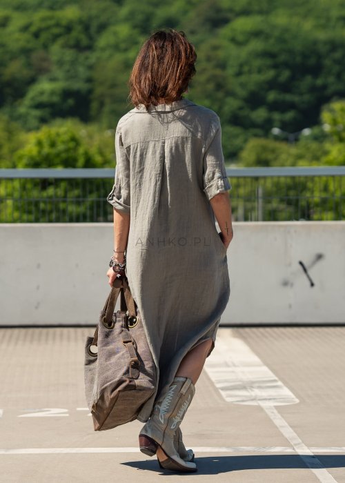 Khaki lniana sukienka maxi 100% lnu w fasonie szmizjerki z guzikami, kieszeniami i podpinanymi rękawami. Naturalny model o swobodnym kroju do codziennych stylizacji.