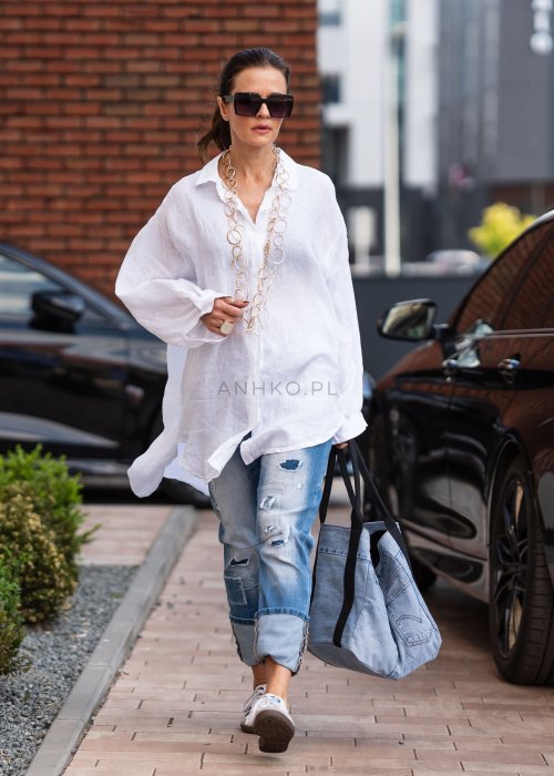Szukasz lekkiej i stylowej koszuli? Biała lniana koszula oversize Holis to komfort i ponadczasowy styl. Sprawdź i stwórz idealny look!
