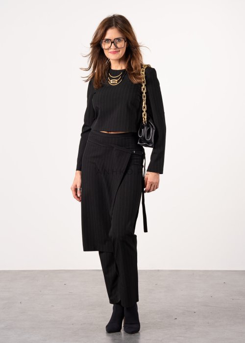 Bluzka-Pinstripe-Czarna-w-Szare-Paski (9).jpg