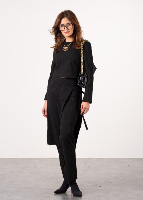 Bluzka-Pinstripe-Czarna-w-Szare-Paski (10).jpg