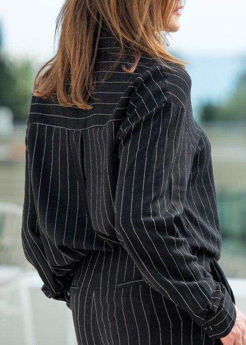 Koszula-z-Dodatkiem-Lnu-Pinstripe-Czarno-Biala (1).jpg