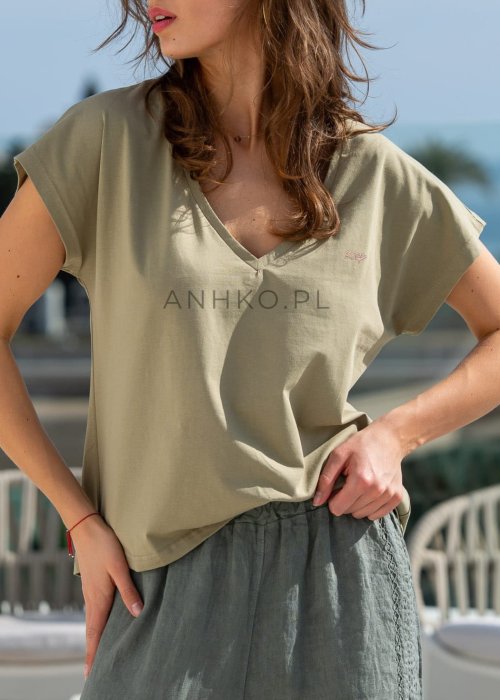 Bluzka-Loose-Tee-Oliwkowa (10).jpg