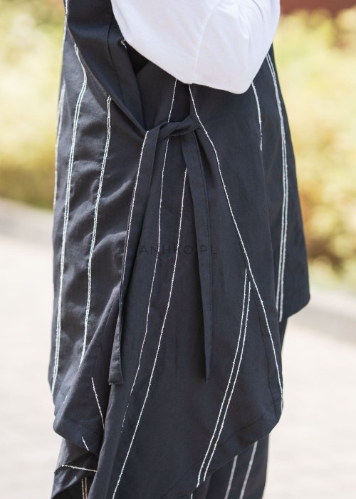 Bluzka-Revelio-Grace-Czarna (12).jpg