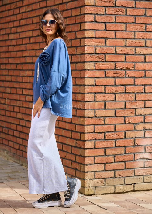 Dzianinowa spódnica midi w kolorze jasnoszarym z rozcięciem z tyłu, dopasowany krój w stylu casual