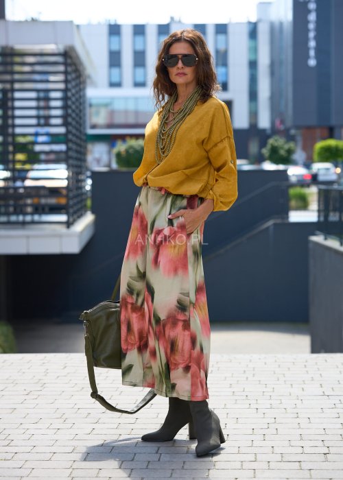 Luźne spodnie damskie z wysokim stanem i szeroką nogawką, pastelowy kwiatowy print, styl boho