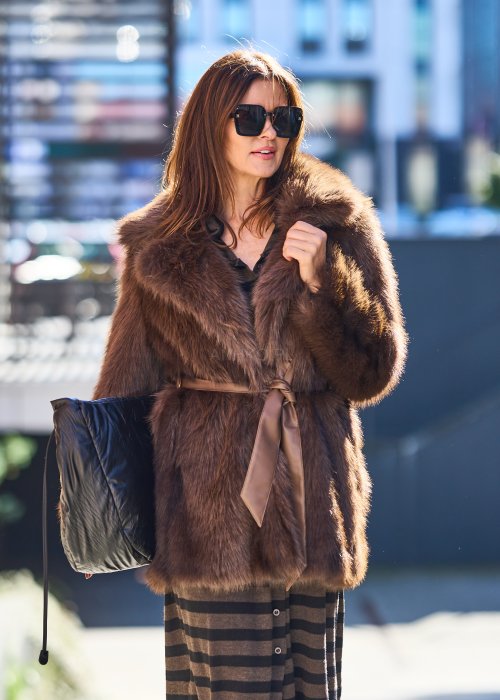 Kurtka Futrzana Faux Fur Brązowa - P