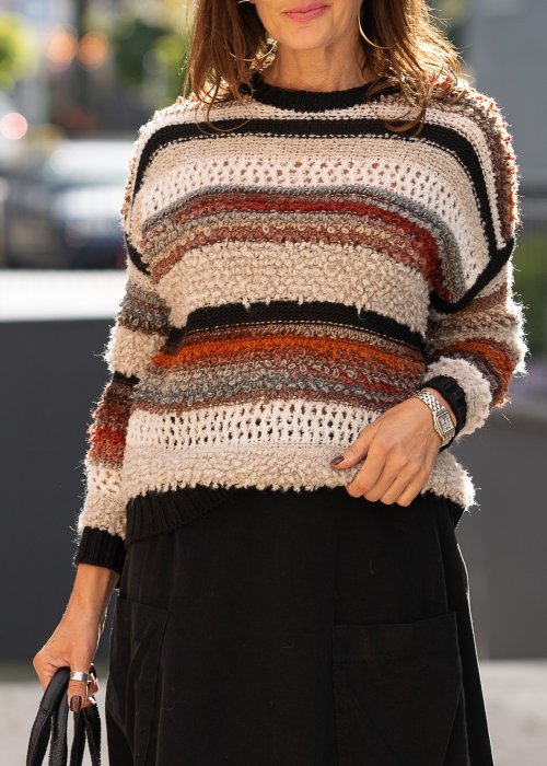 Sweter w paski o luźnym splocie