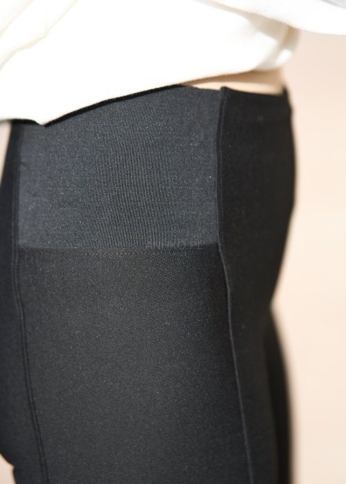 Czarne, dopasowane legginsy z wysokim stanem