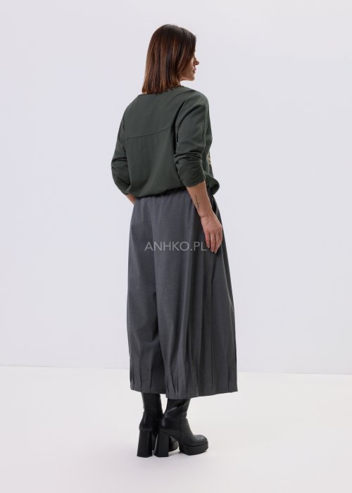Ciemnoszare spodnie Grafit Flow Plus Size z szeroką nogawką, elastyczna guma w pasie, luźny miejski fason, styl casual.