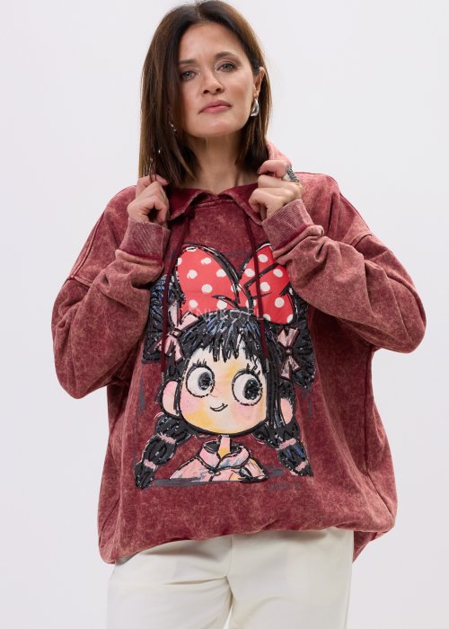 Damska bluza hoodie w odcieniu bordo z nadrukiem i luźnym fasonem, zapewniająca komfort noszenia.